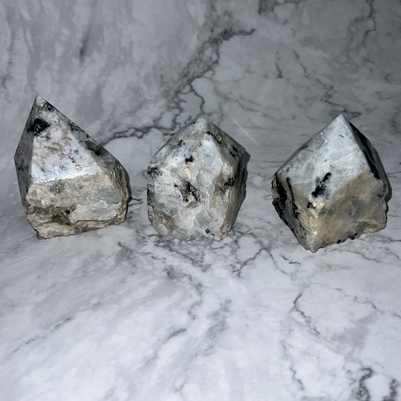 Rainbow Moonstone Crystal Point Top Set (1.10 lbs) - Picture 5 of 5